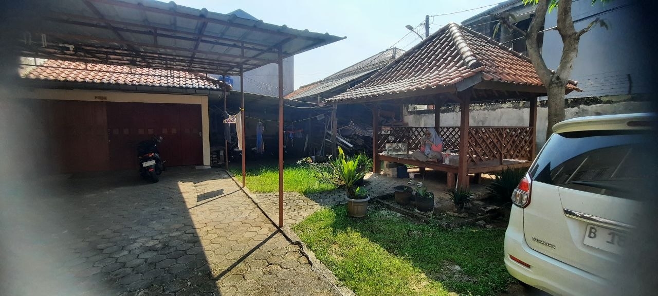 Area jemur & gazebo Kos Cemara Putri 41